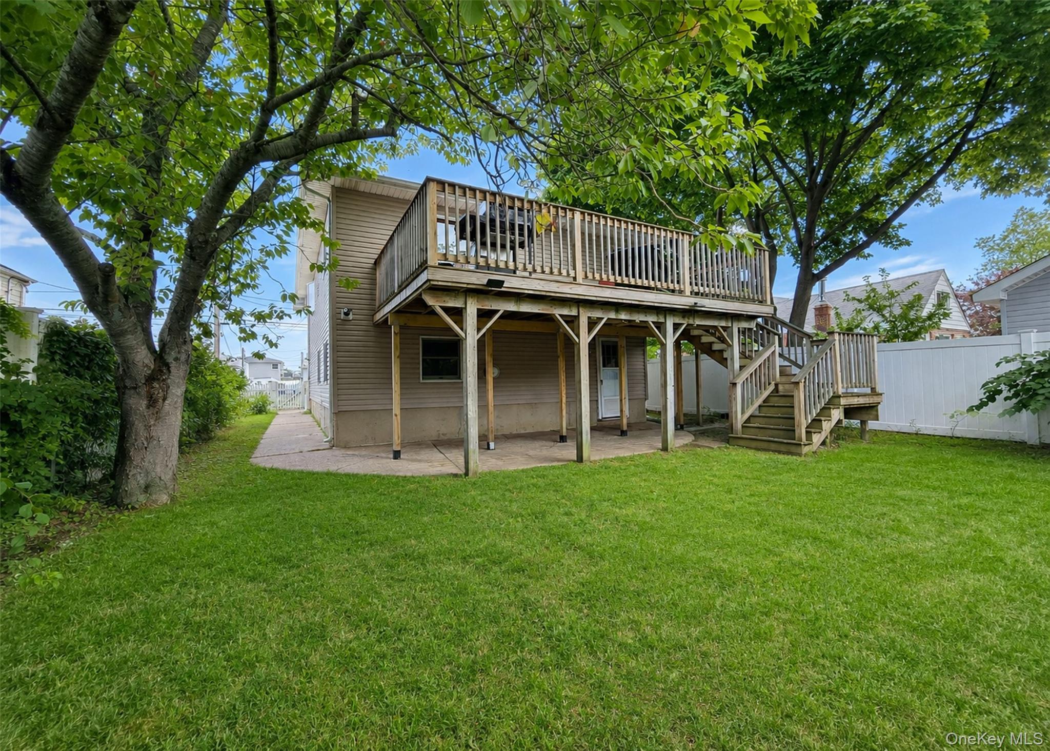 11 Farragut Avenue Property Photo 19