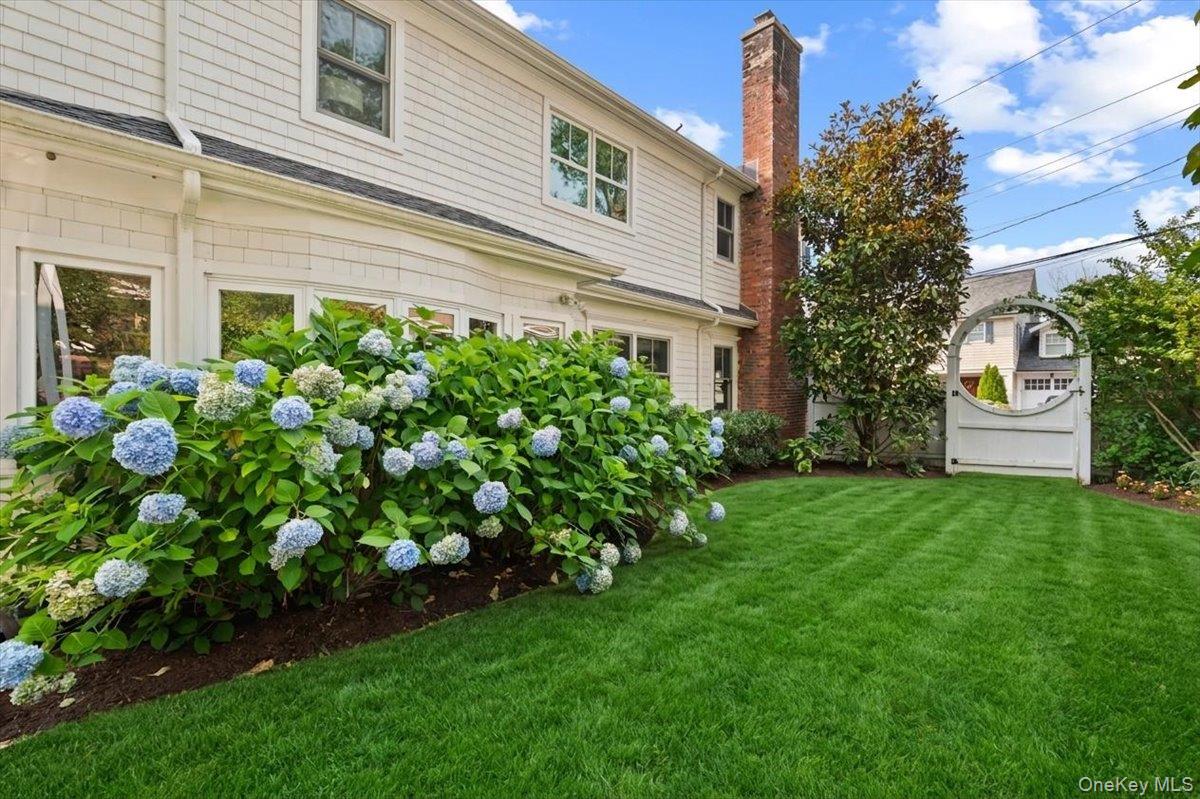 23 Fairlawn Street Property Photo 27
