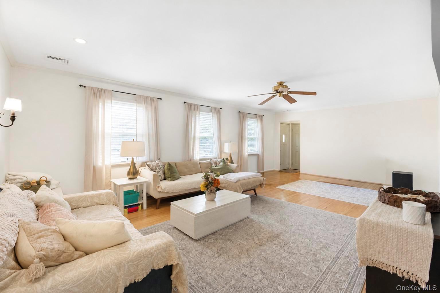 241 Riverside Drive Property Photo 10
