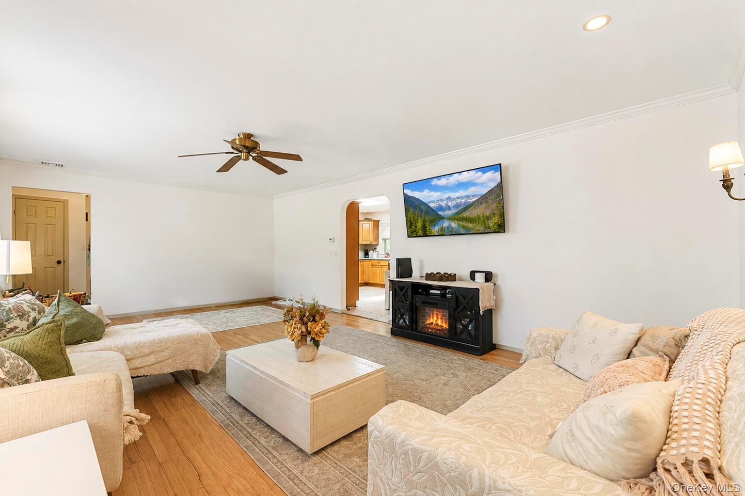 241 Riverside Drive Property Photo 12