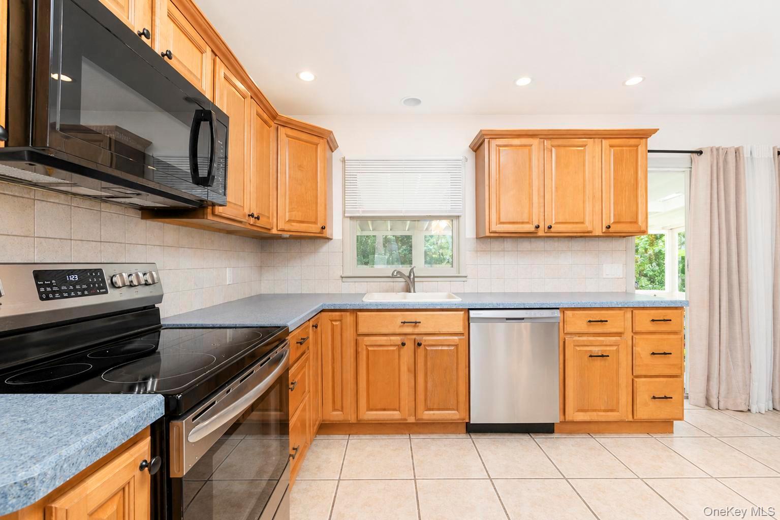 241 Riverside Drive Property Photo 20
