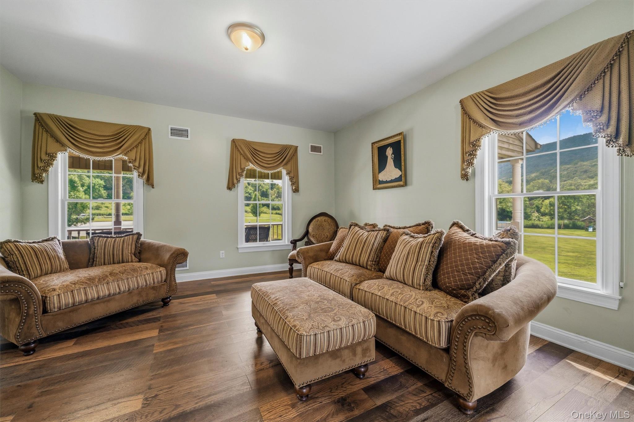 7 Seaman Court Property Photo 11