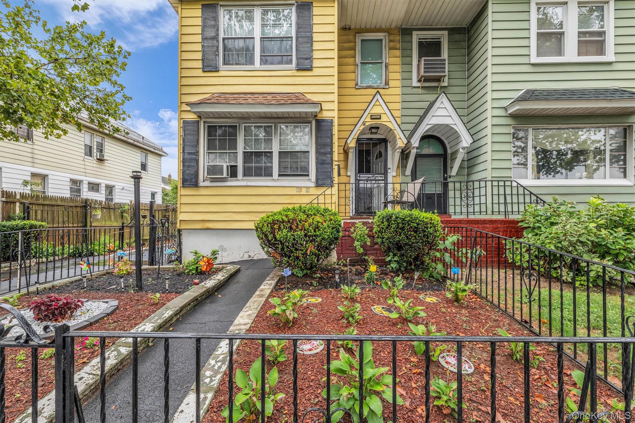 11510 Van Wyck Expressway Property Photo 2