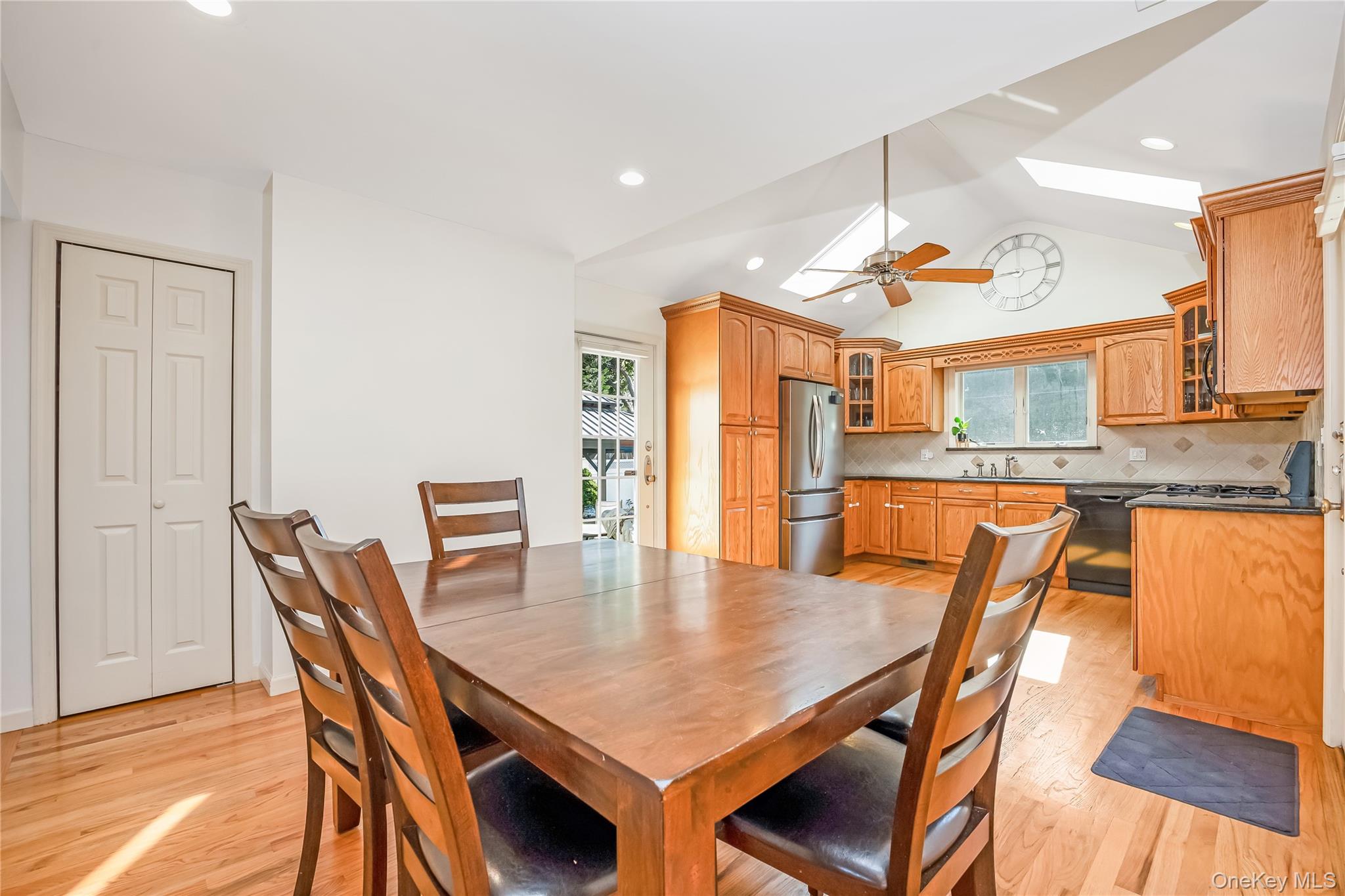 516 Heathcliff Drive Property Photo 8