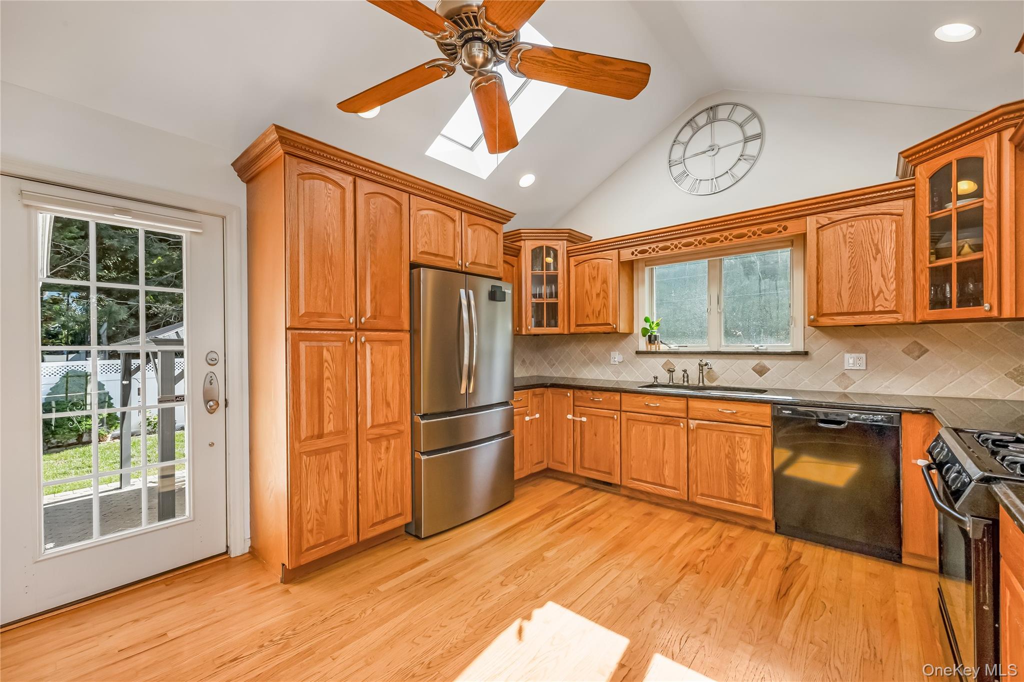 516 Heathcliff Drive Property Photo 9