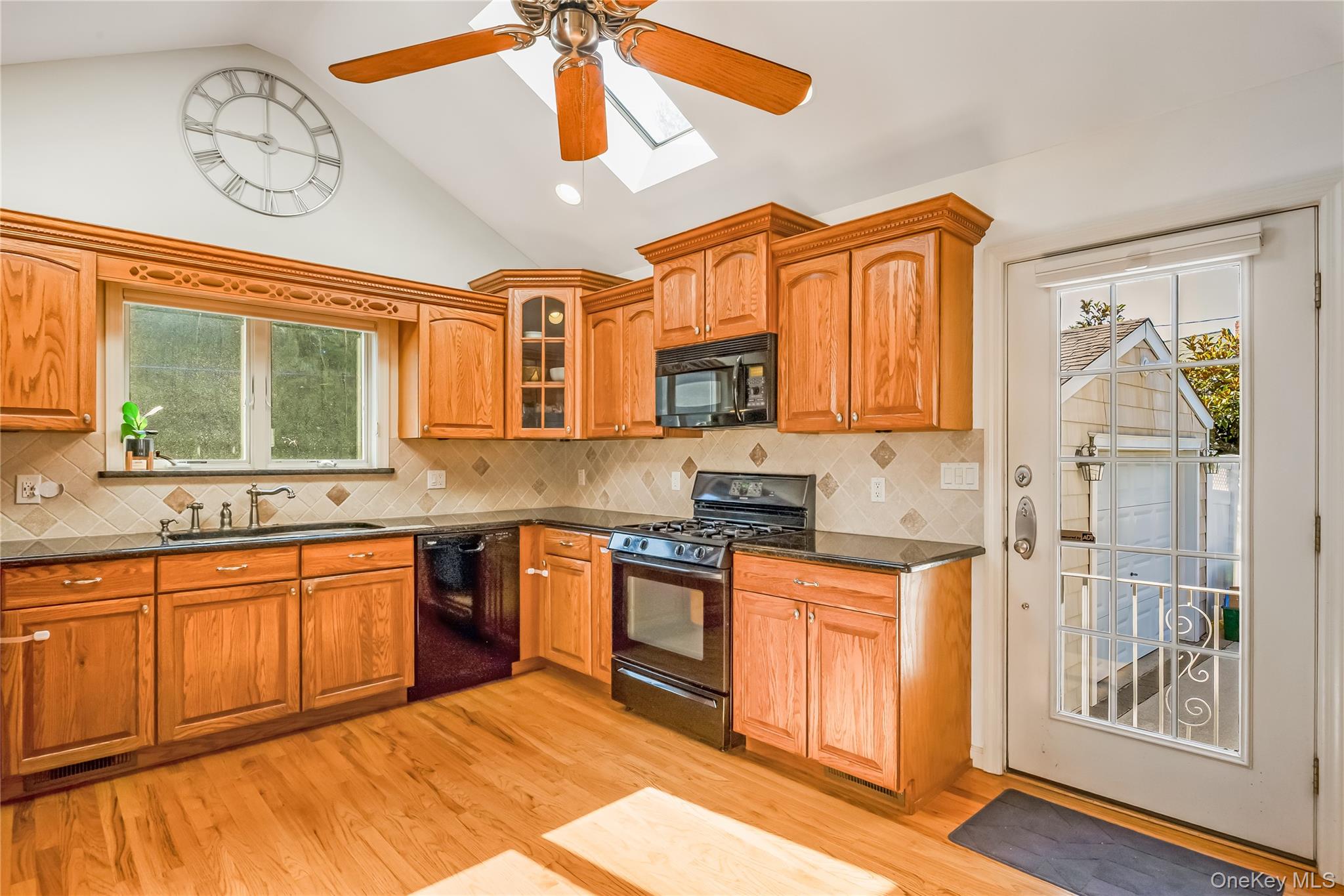 516 Heathcliff Drive Property Photo 10