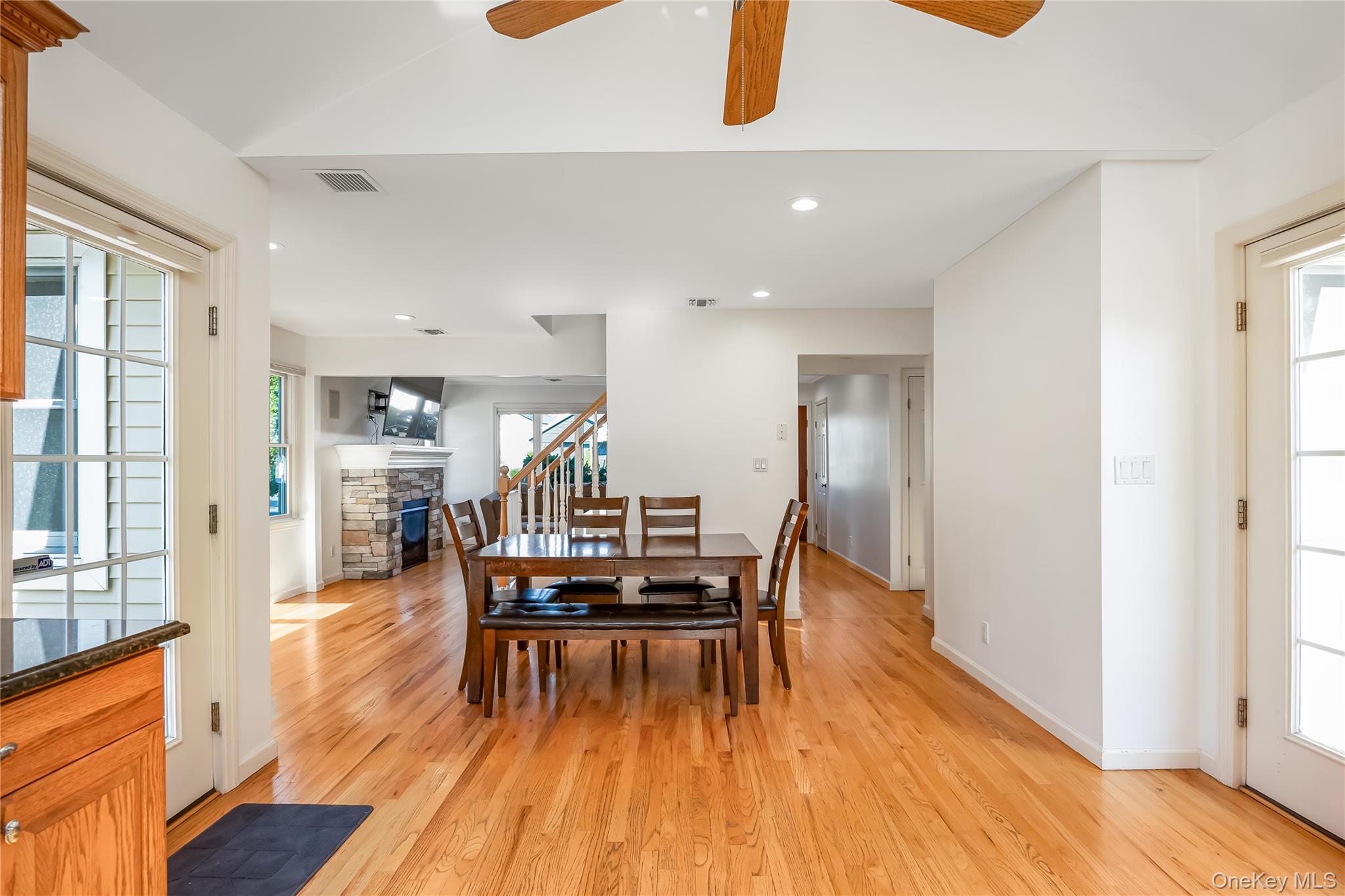 516 Heathcliff Drive Property Photo 12