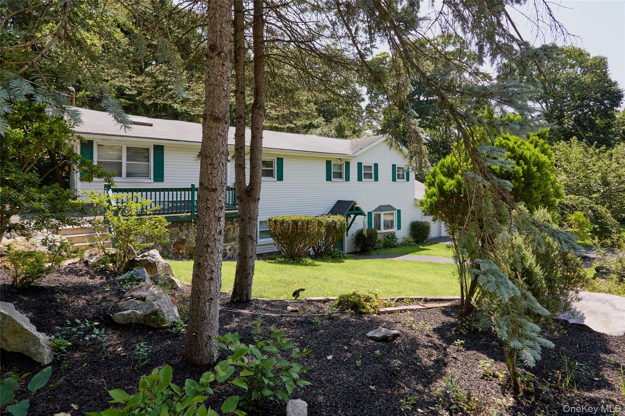 140 Nardin Road Property Photo 1