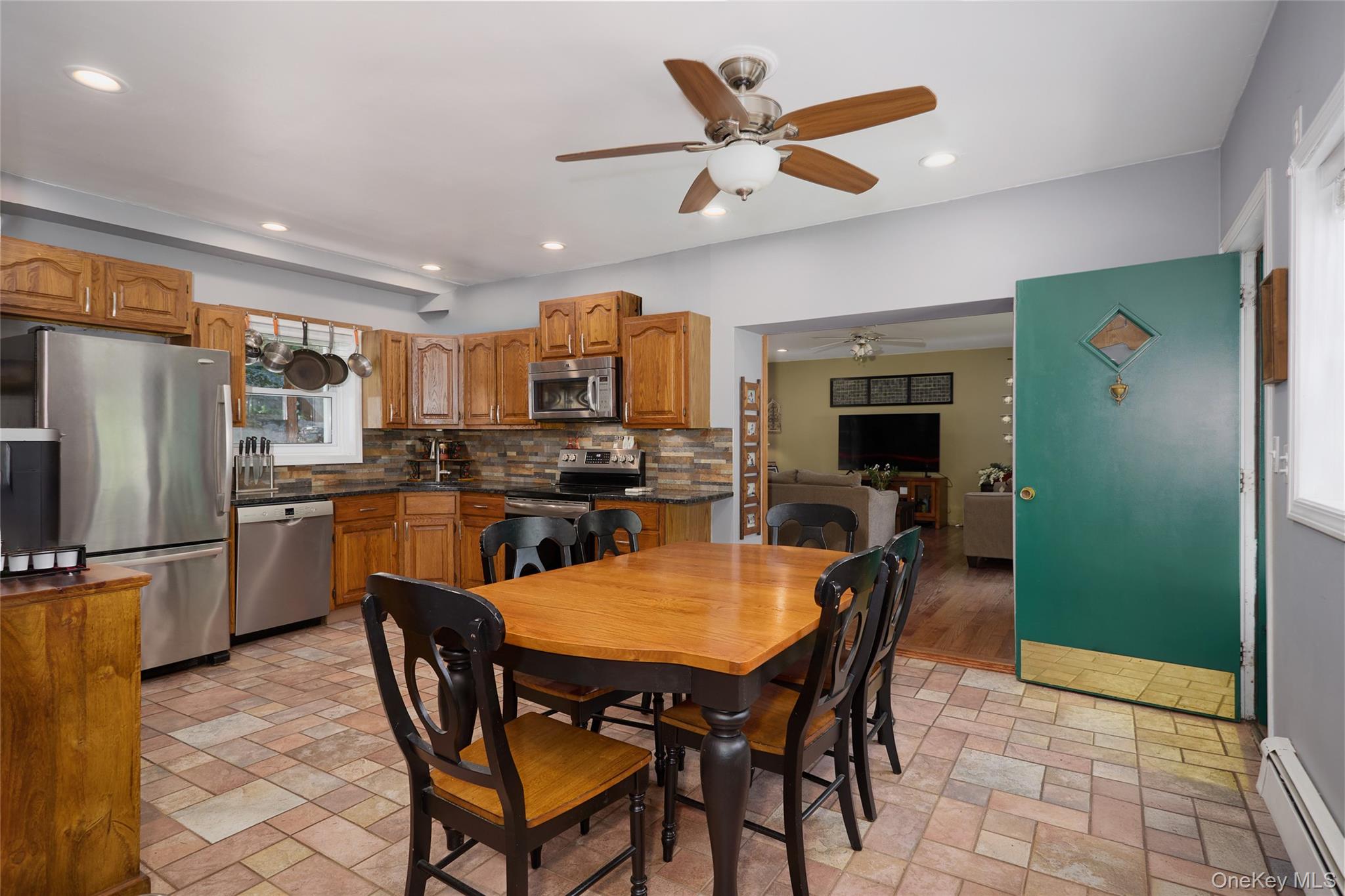 140 Nardin Road Property Photo 3