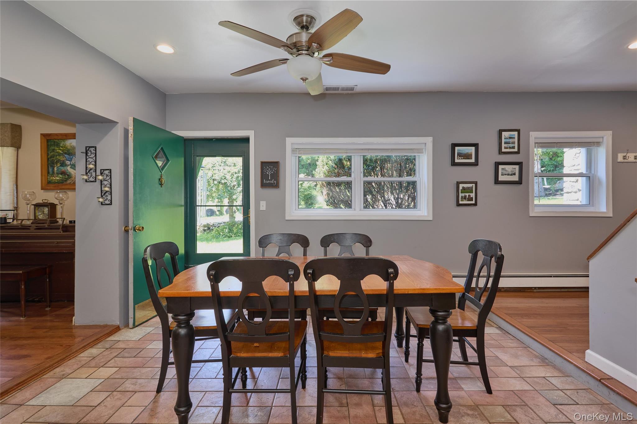 140 Nardin Road Property Photo 4