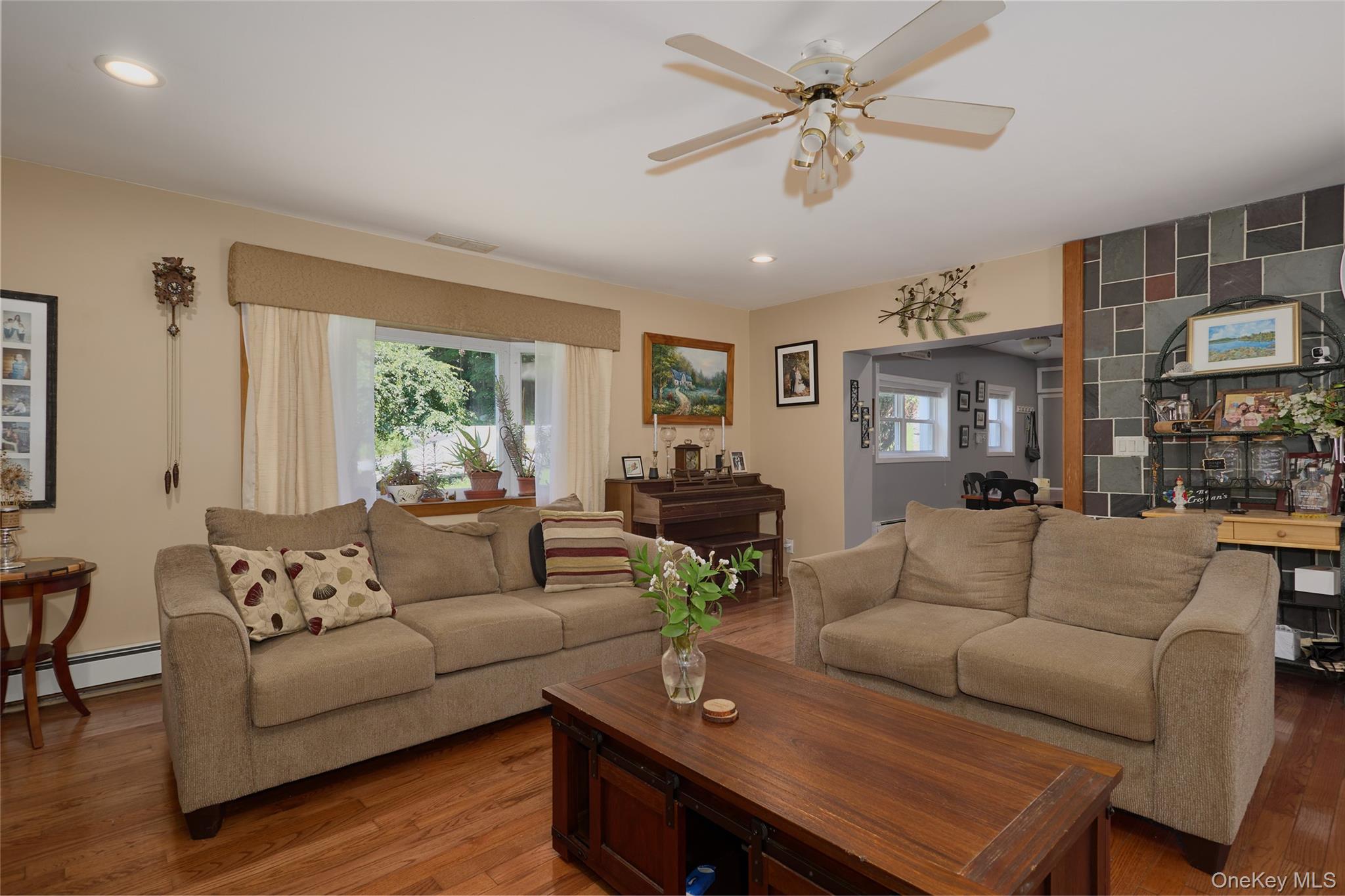 140 Nardin Road Property Photo 12