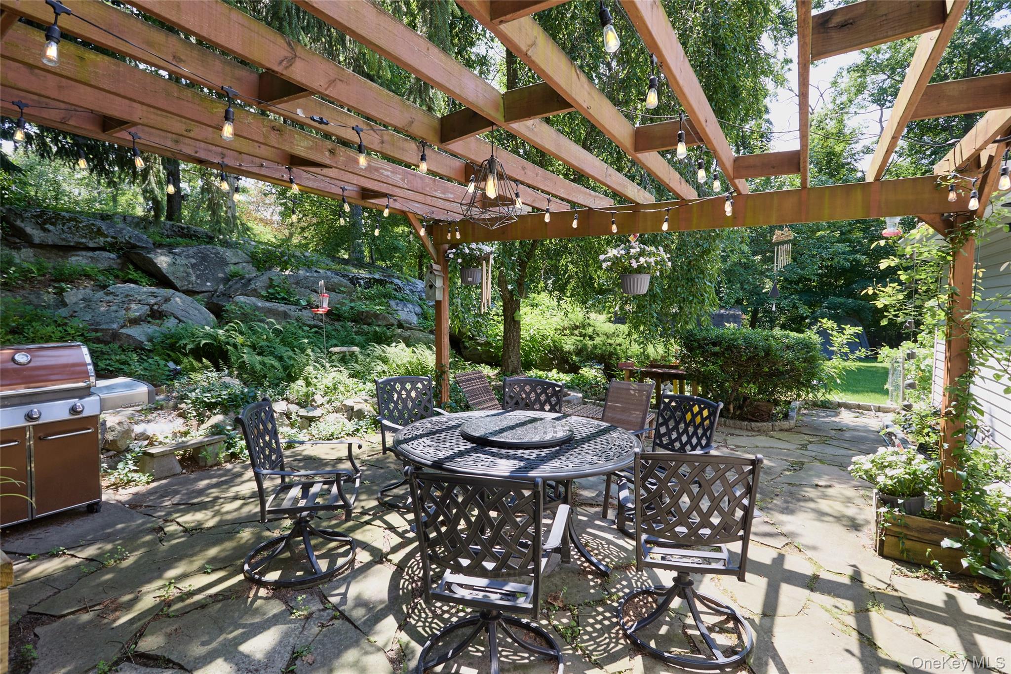 140 Nardin Road Property Photo 14