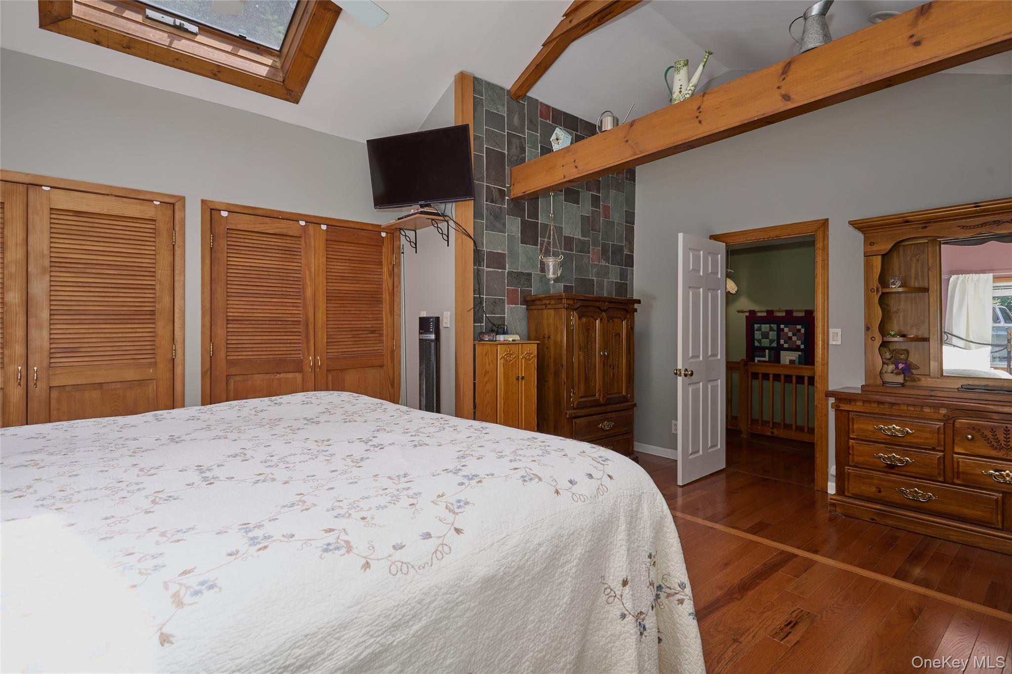 140 Nardin Road Property Photo 17