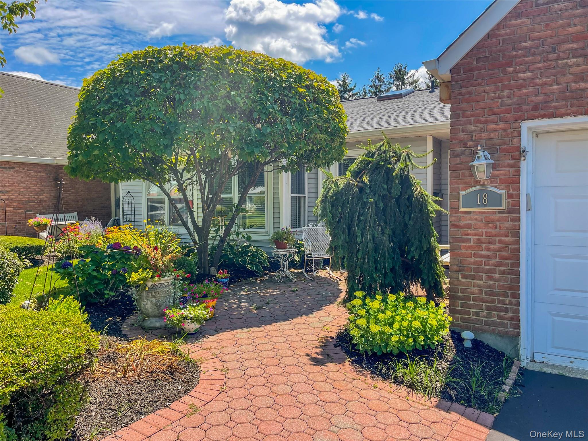 18 Chippendale Drive Property Photo 2
