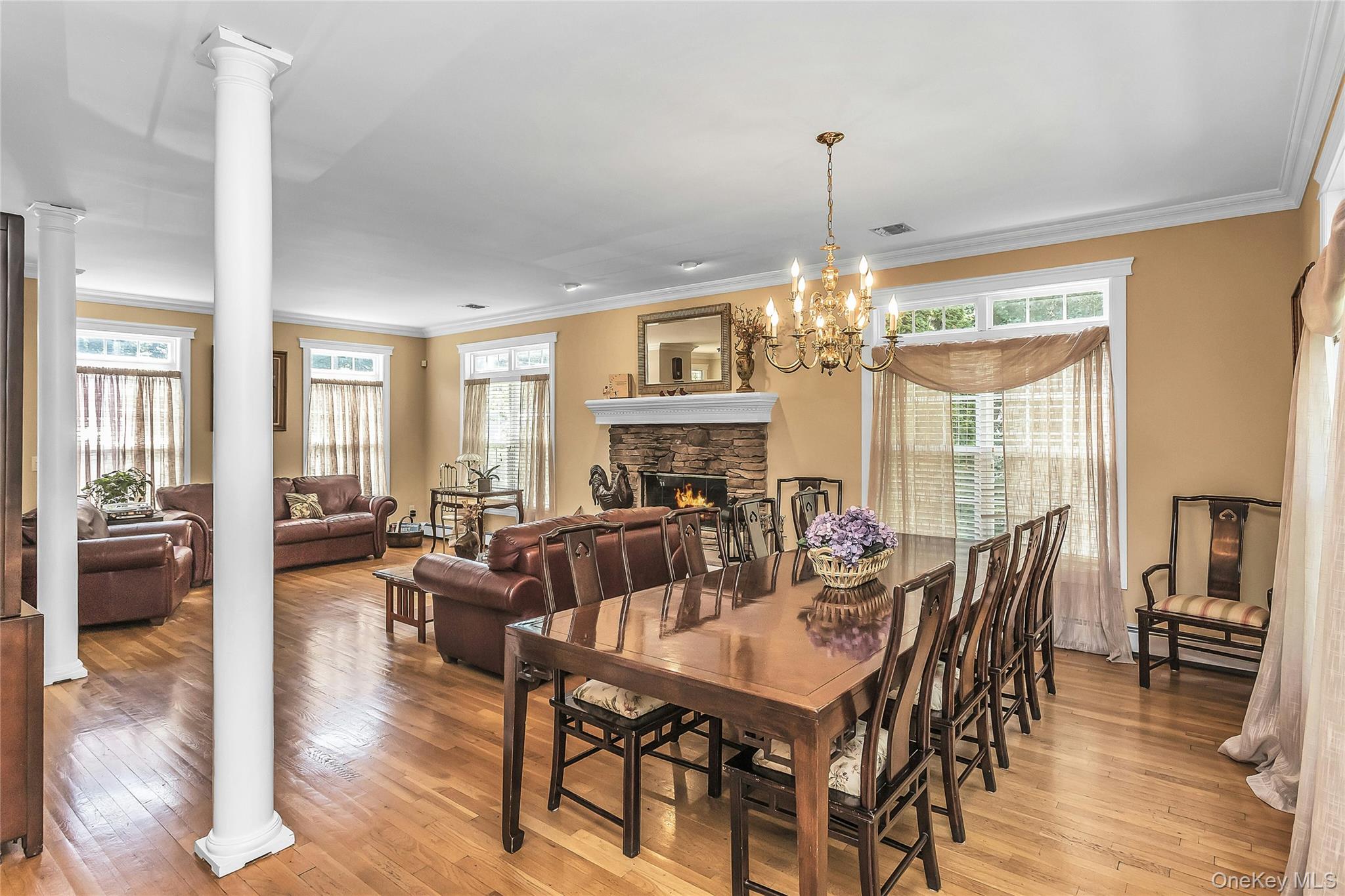 1025 Seawood Drive Property Photo 8