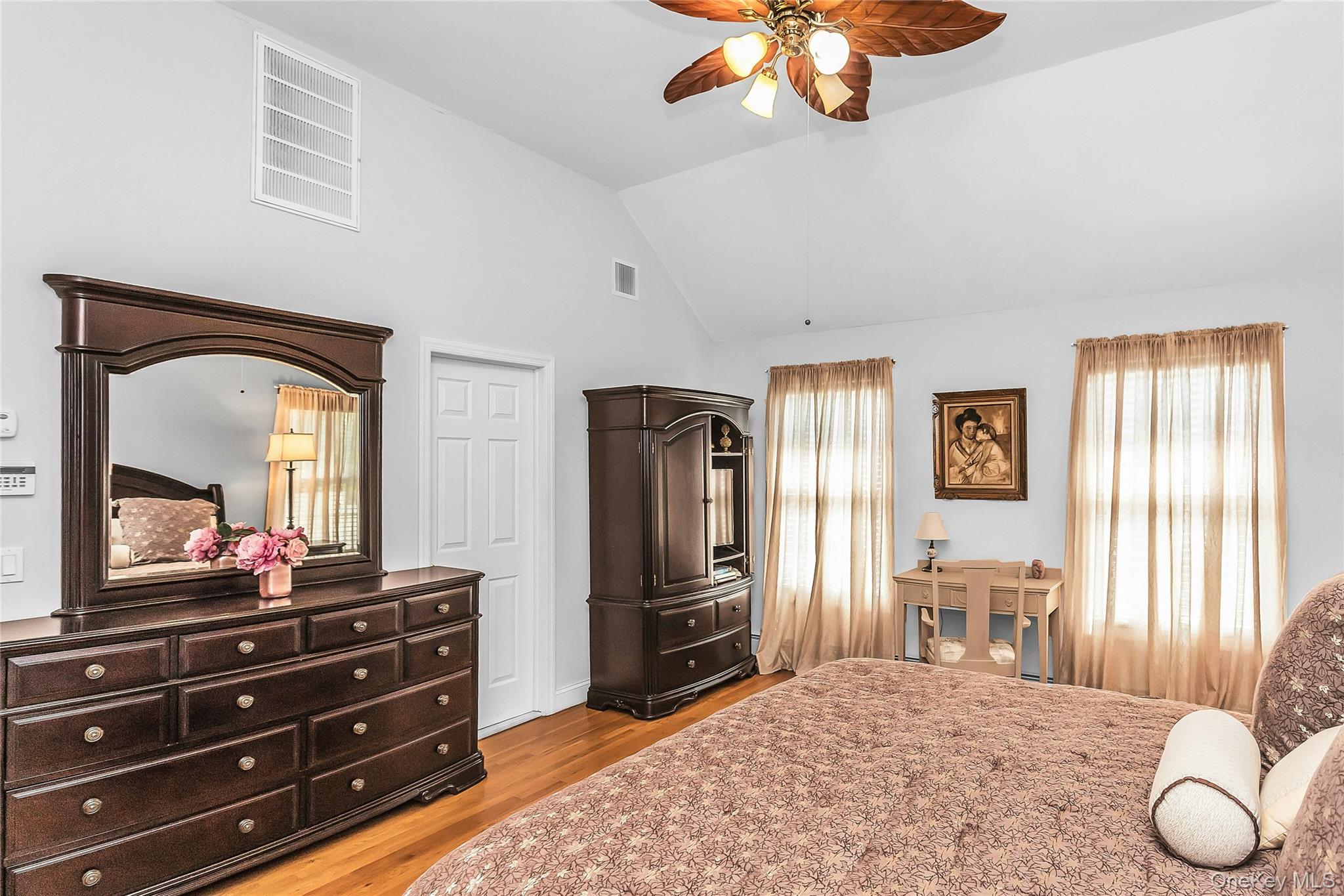 1025 Seawood Drive Property Photo 19