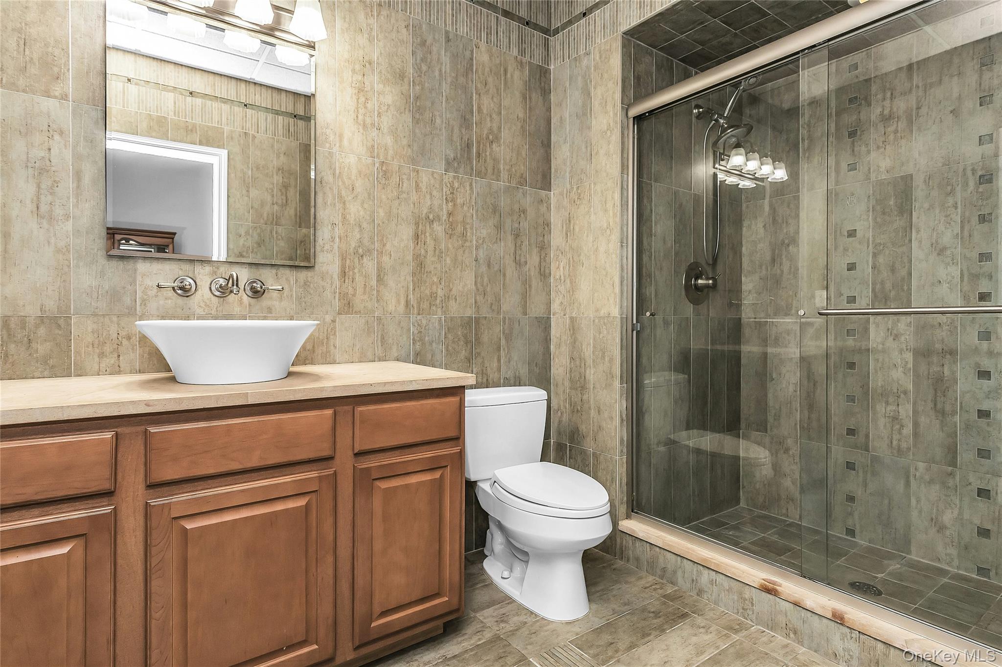 1025 Seawood Drive Property Photo 29