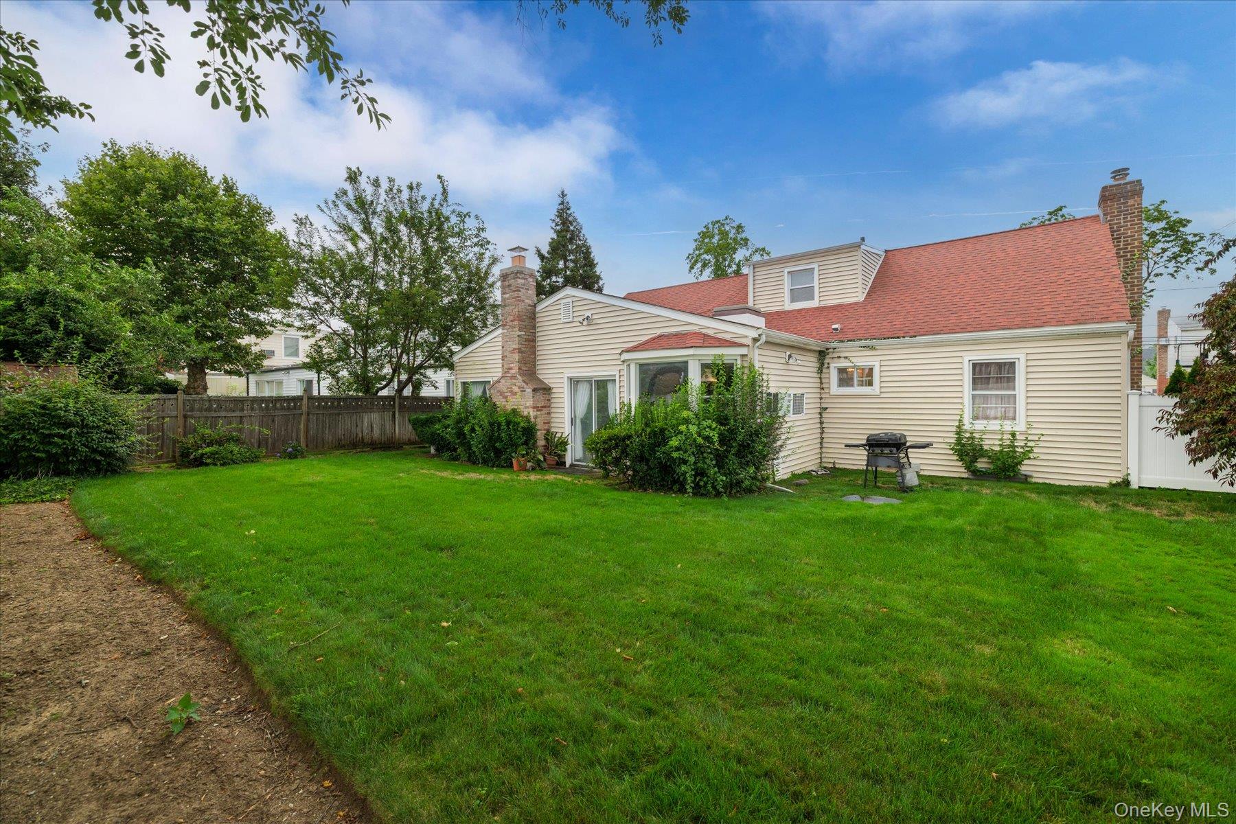 52 Woods Avenue Property Photo 25
