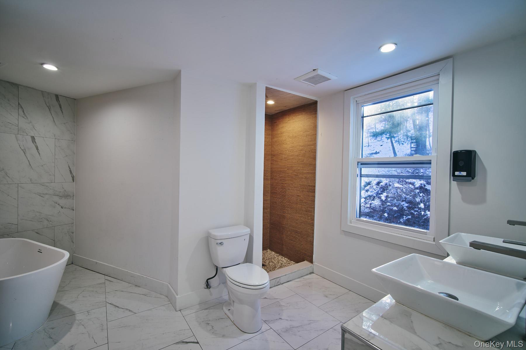 189 Mc Namara Road Property Photo 7
