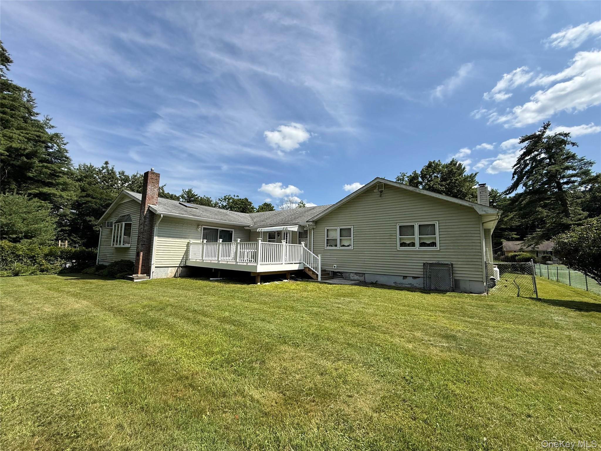 492 White Road Property Photo 4