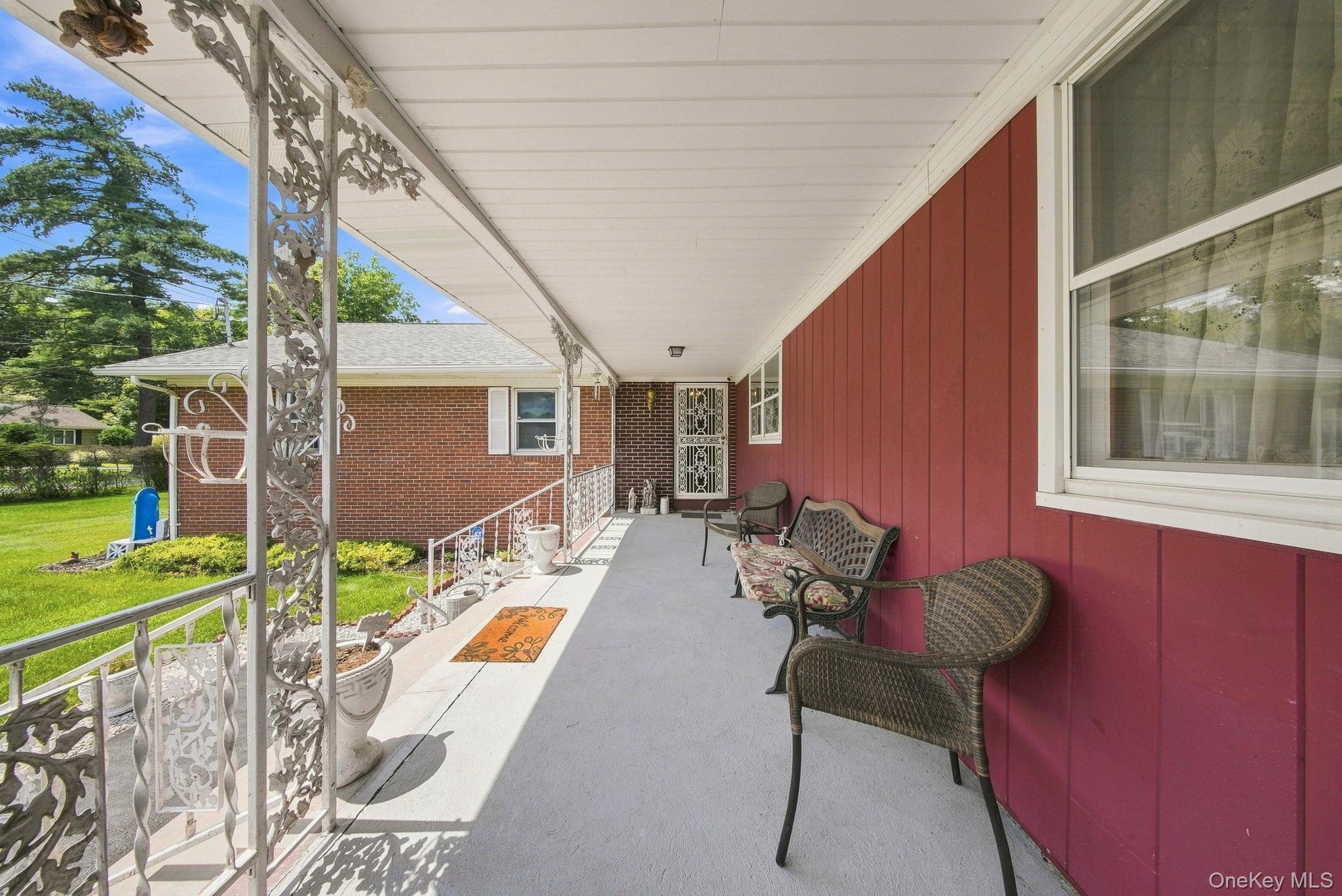 492 White Road Property Photo 5