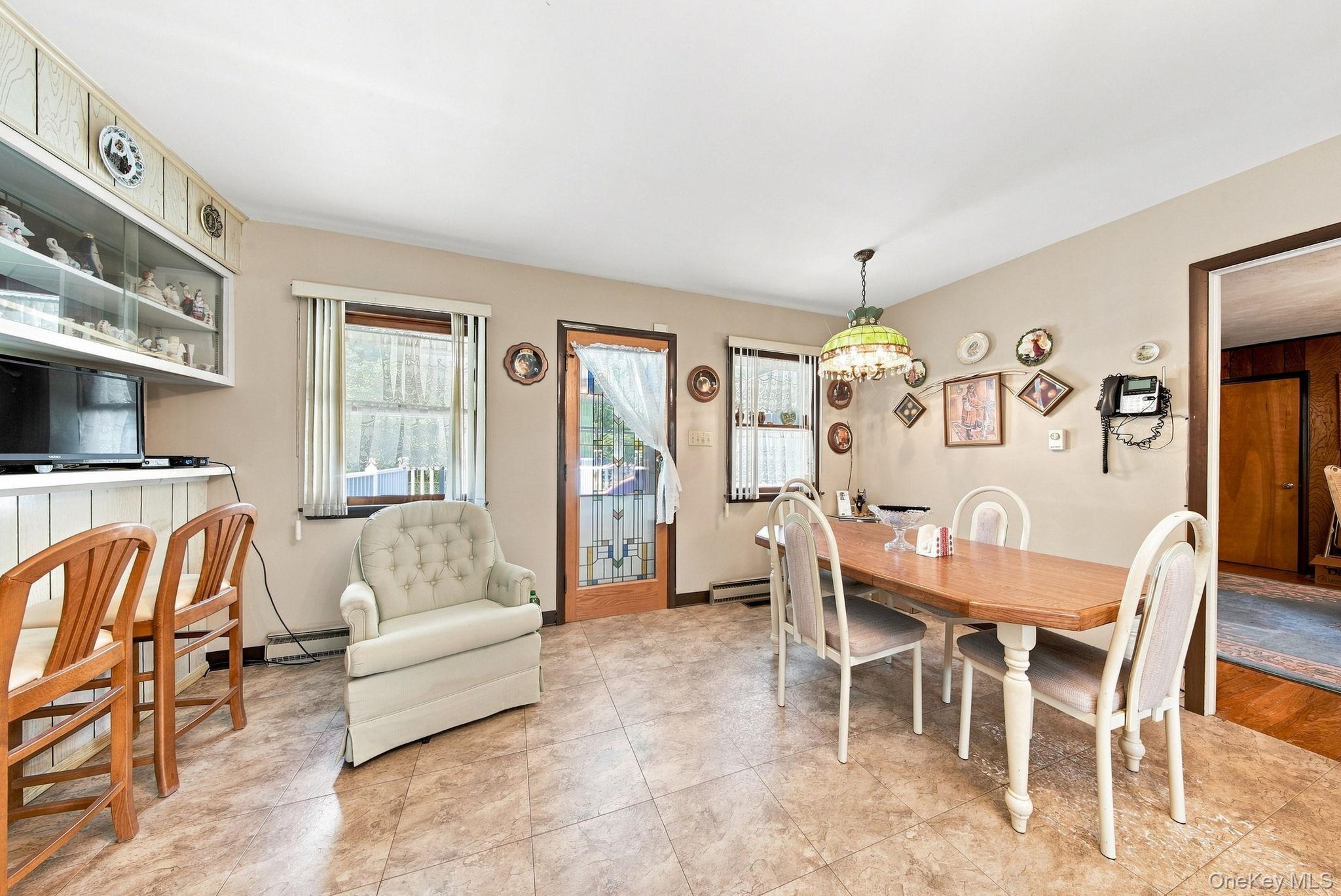 492 White Road Property Photo 10