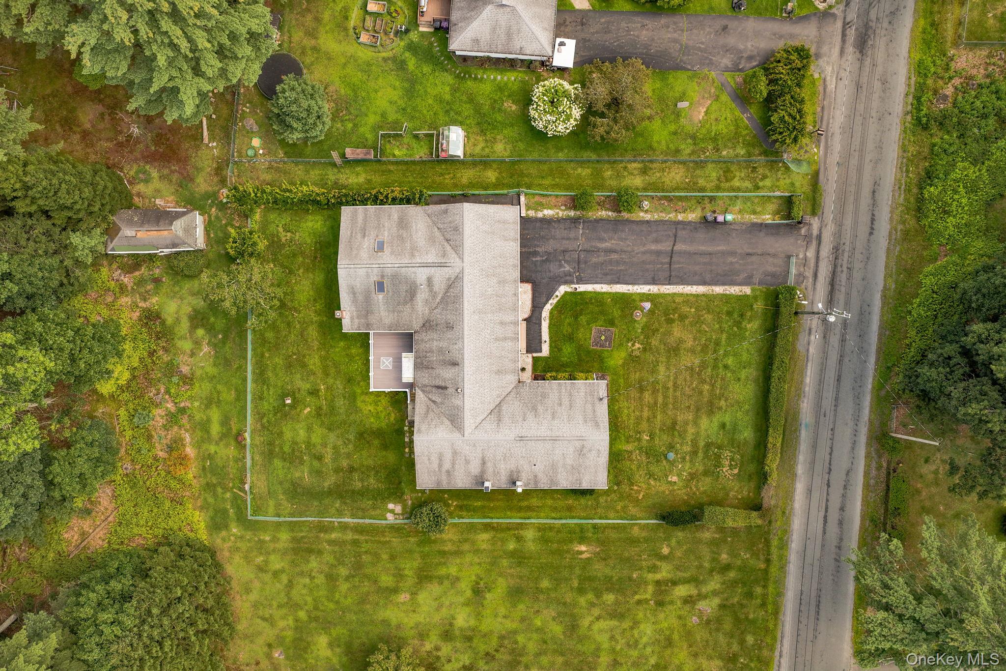 492 White Road Property Photo 22