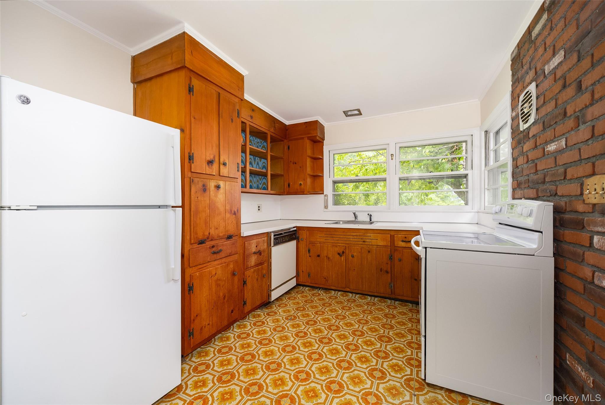 18 Flower Hill Road Property Photo 5