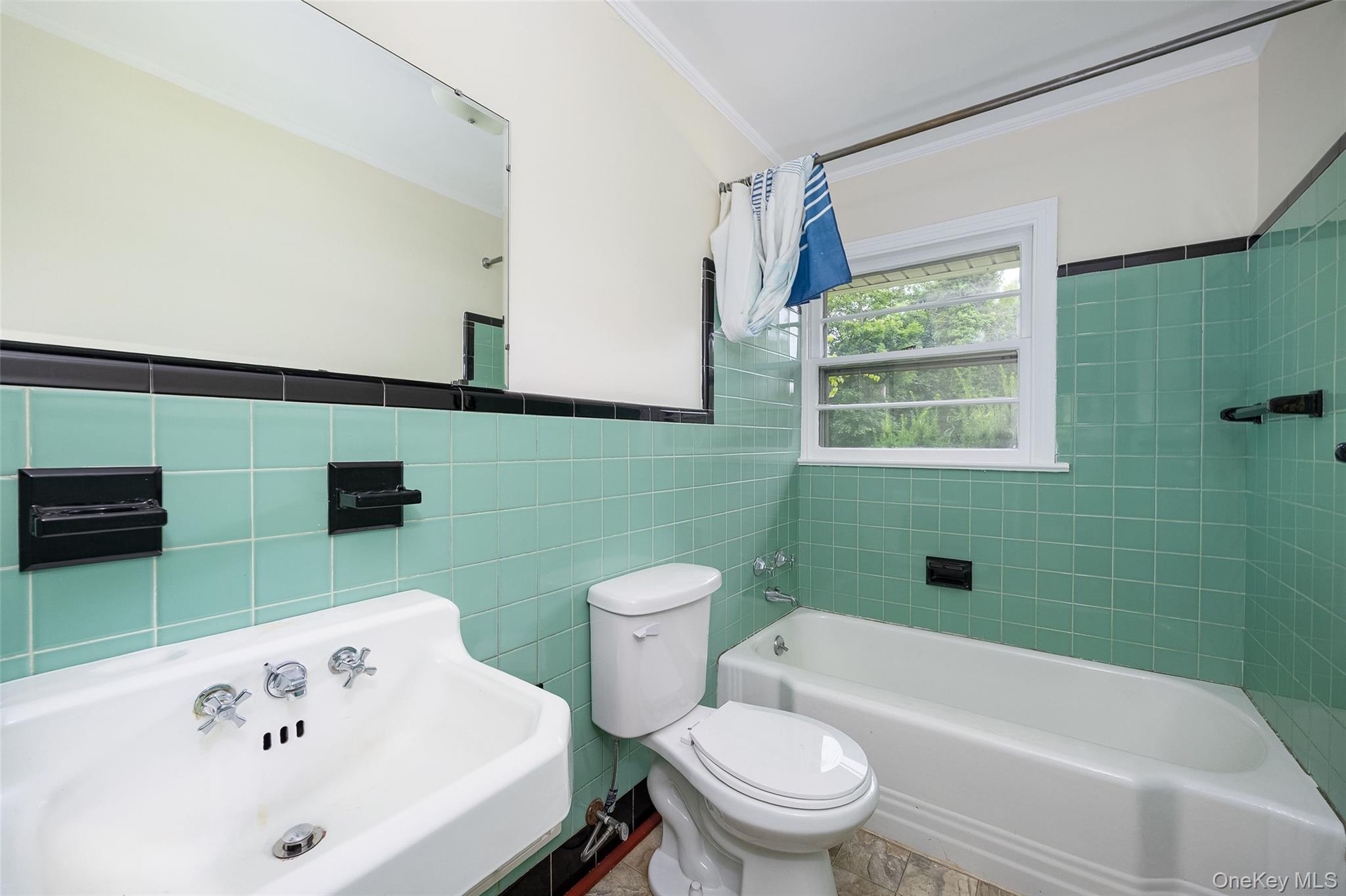 18 Flower Hill Road Property Photo 17