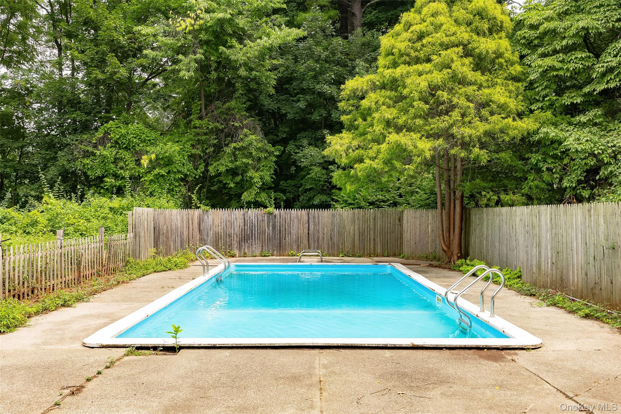 18 Flower Hill Road Property Photo 20