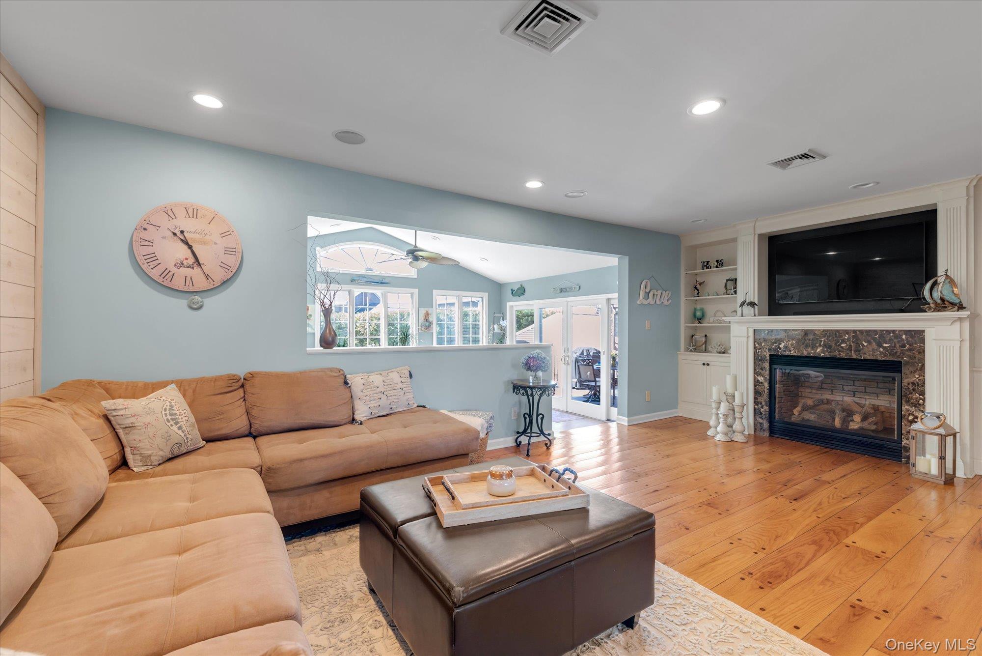 6 Montgomery Lane Property Photo 2