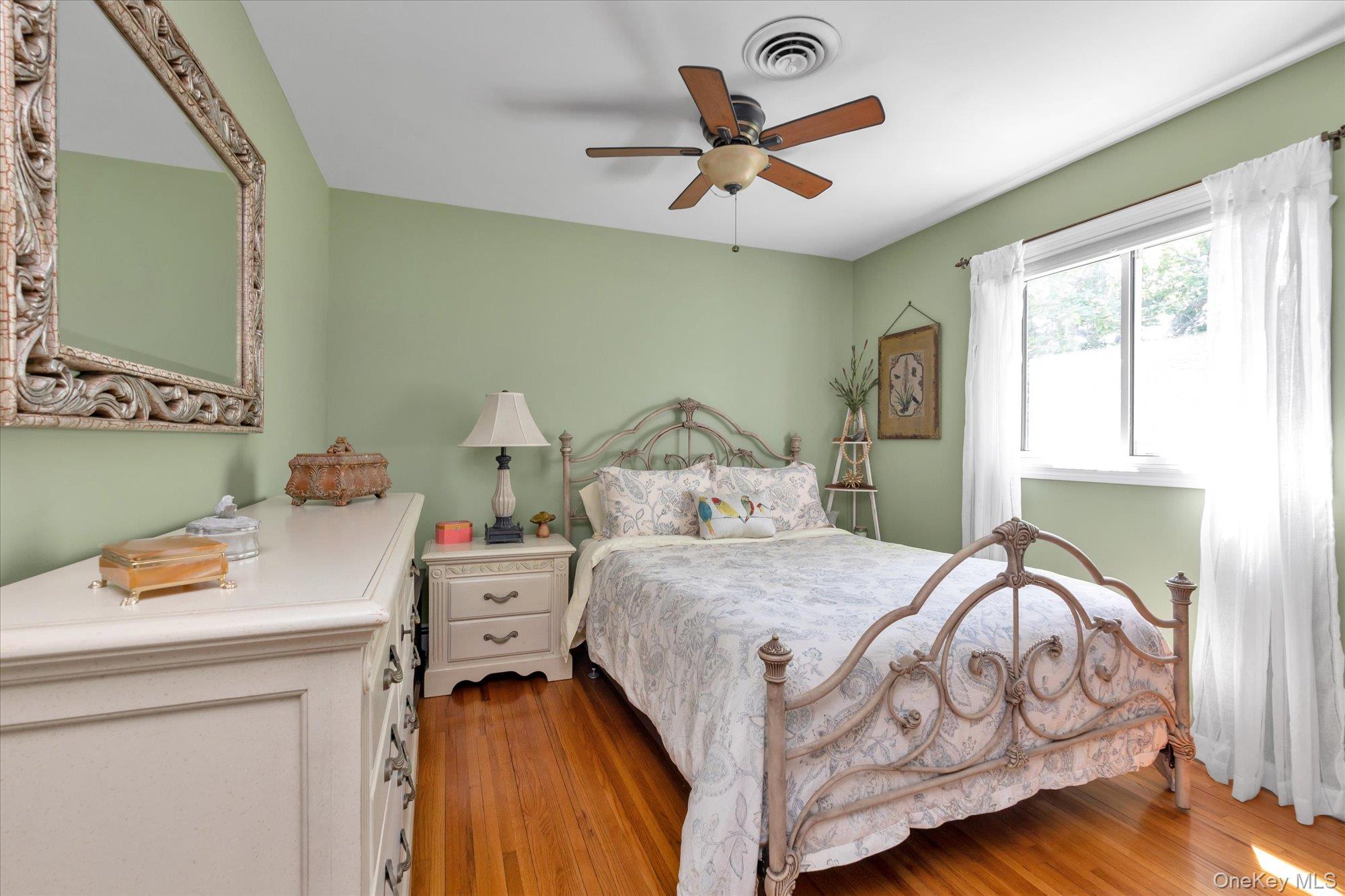 6 Montgomery Lane Property Photo 16
