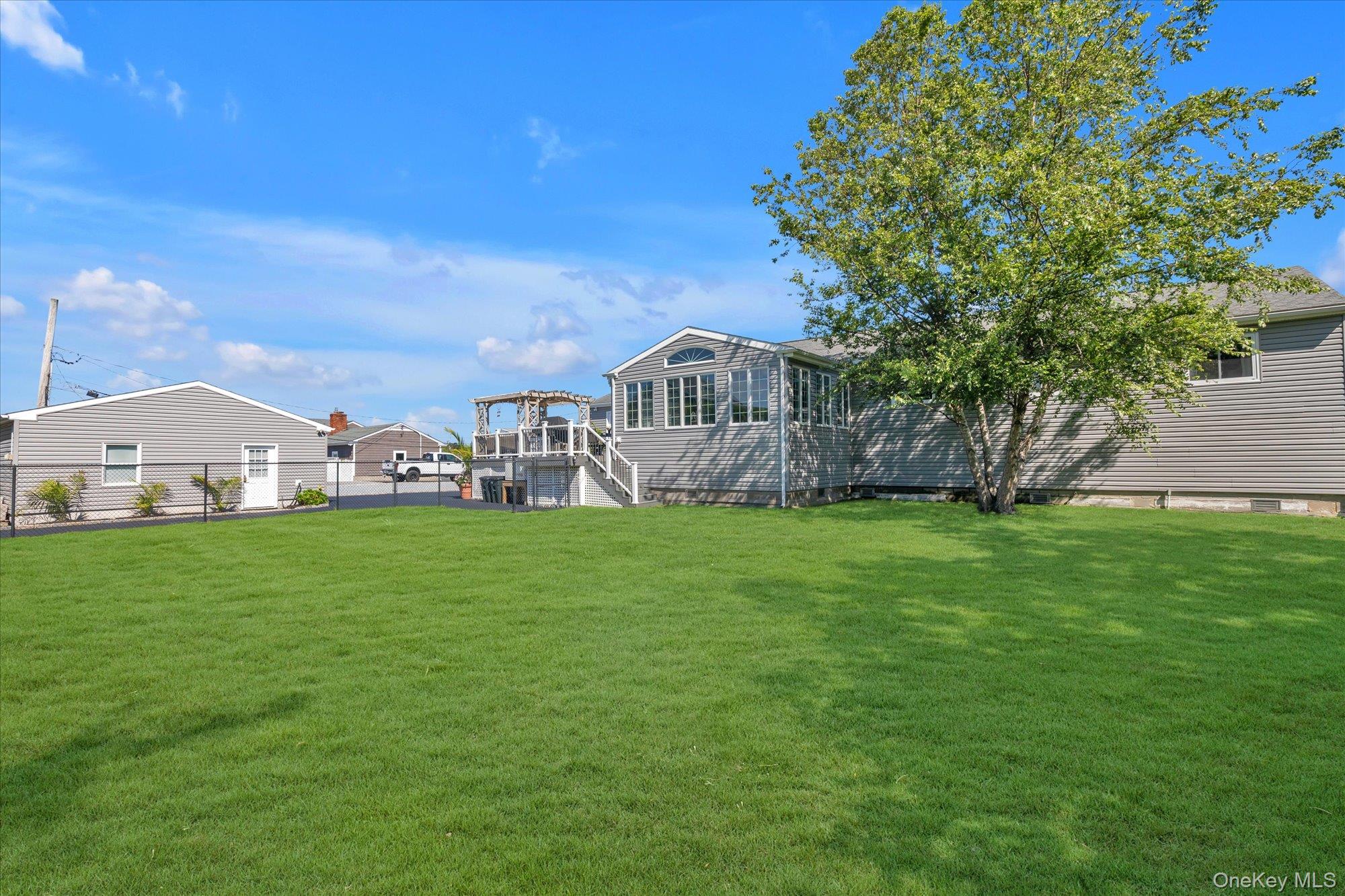 6 Montgomery Lane Property Photo 23