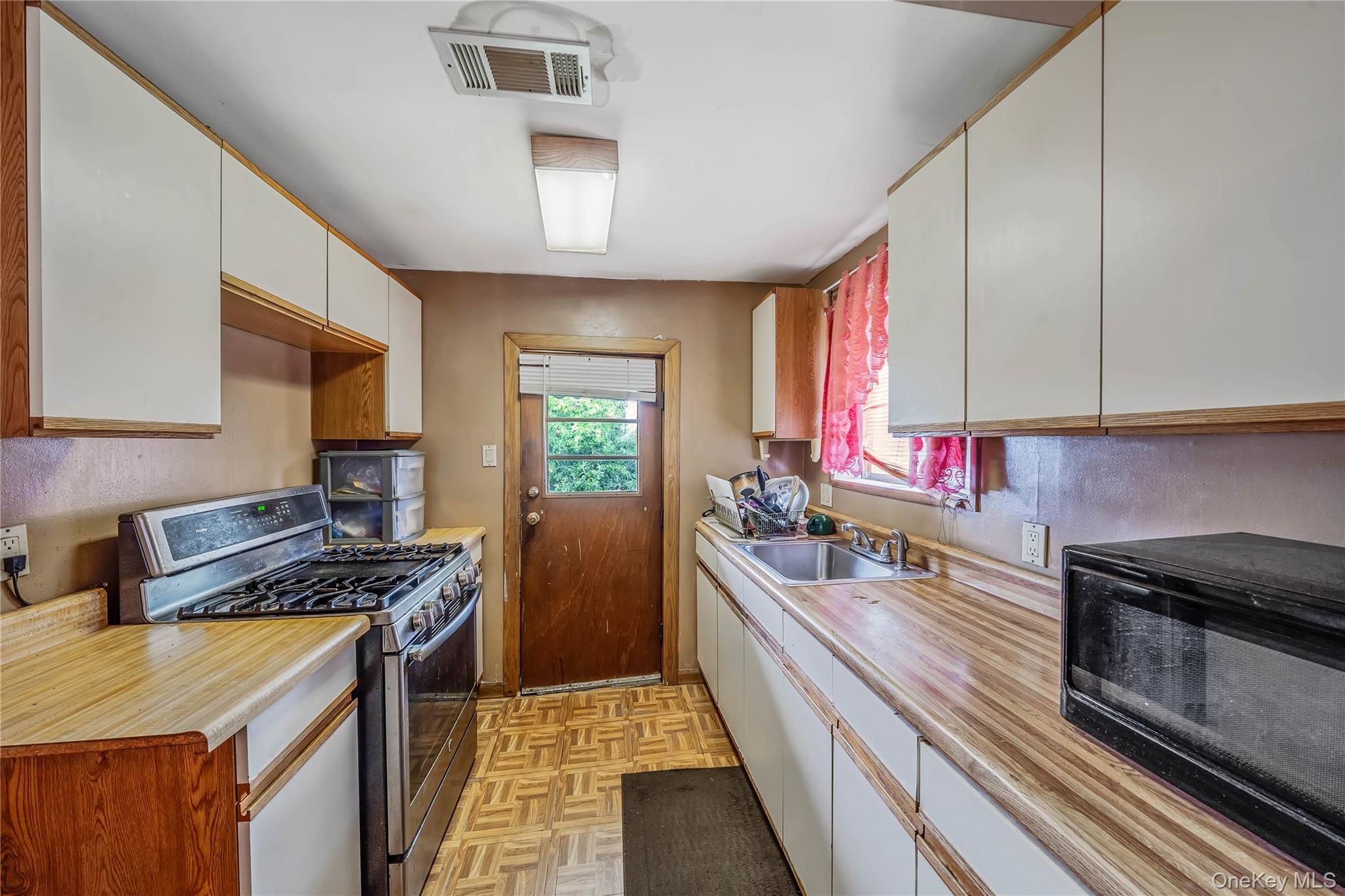 1360 News Avenue Property Photo 6