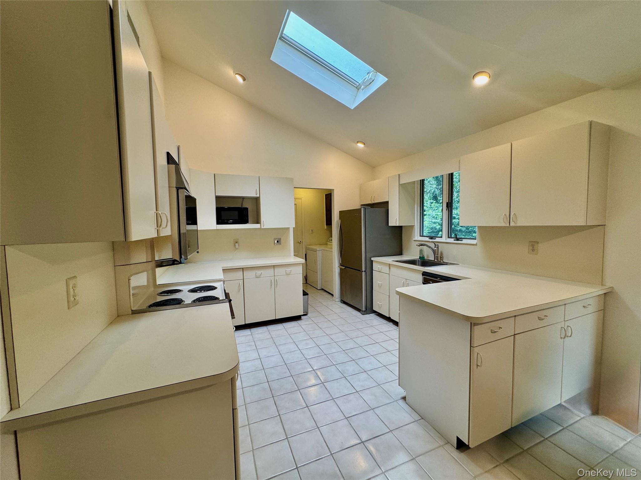 15 Stonehurst Lane Property Photo 15