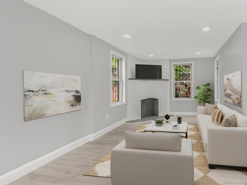 1893 Longfellow Avenue Property Photo 4