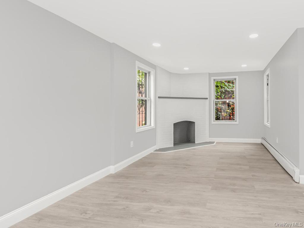 1893 Longfellow Avenue Property Photo 5