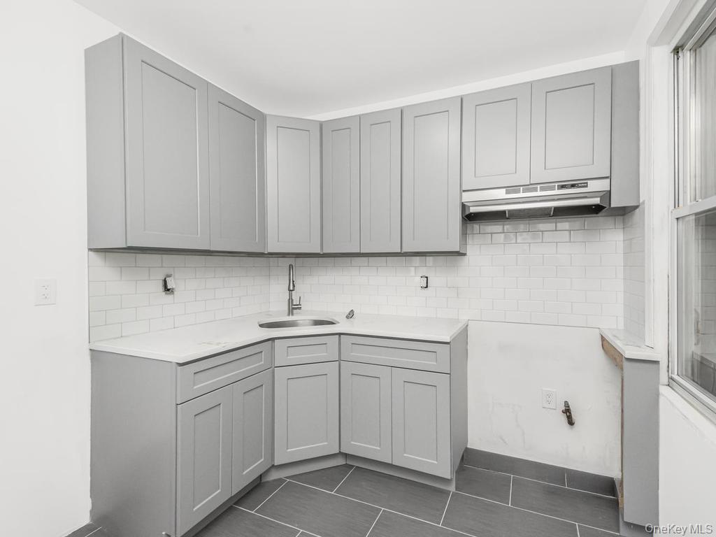 1893 Longfellow Avenue Property Photo 8