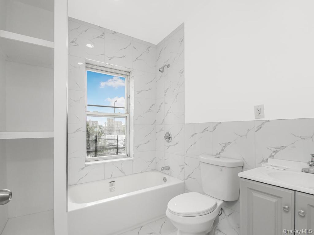 1893 Longfellow Avenue Property Photo 17