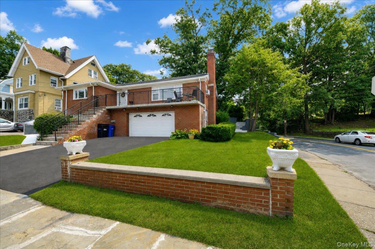 238 Van Cortlandt Park Avenue Property Photo 3