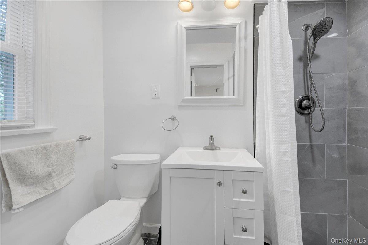238 Van Cortlandt Park Avenue Property Photo 16