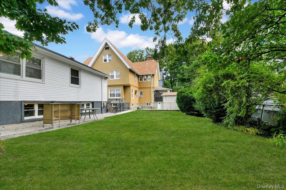 238 Van Cortlandt Park Avenue Property Photo 23