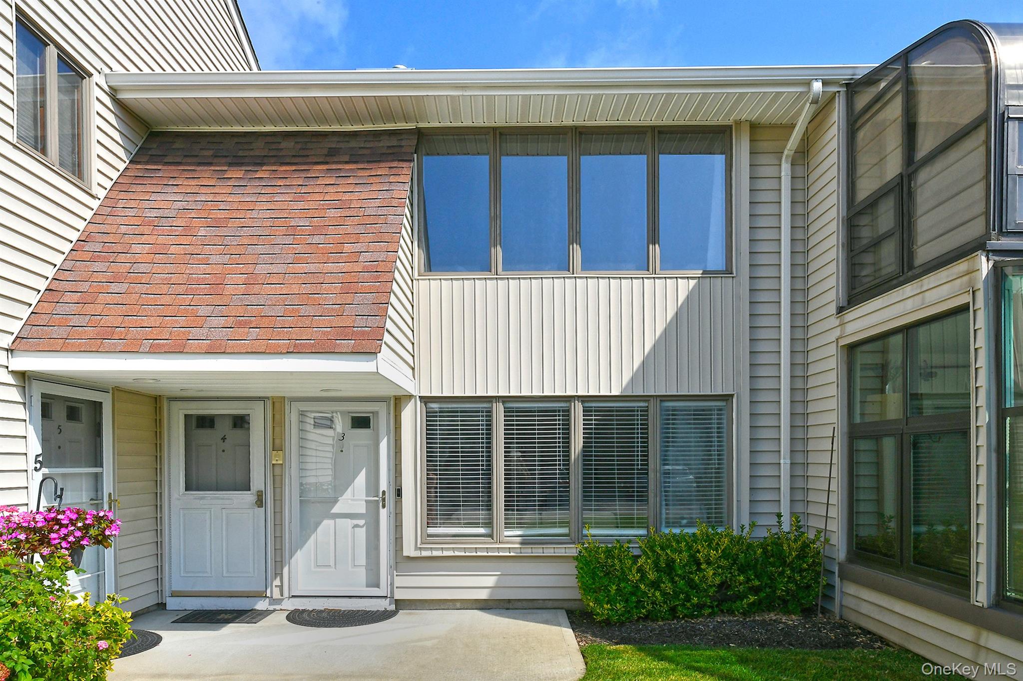 20 Laurel Avenue 3 Property Photo 2