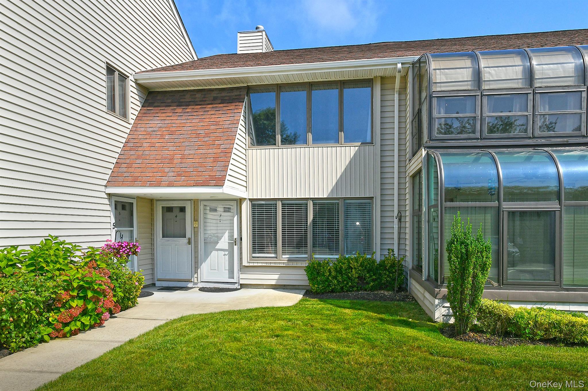 20 Laurel Avenue 3 Property Photo 3