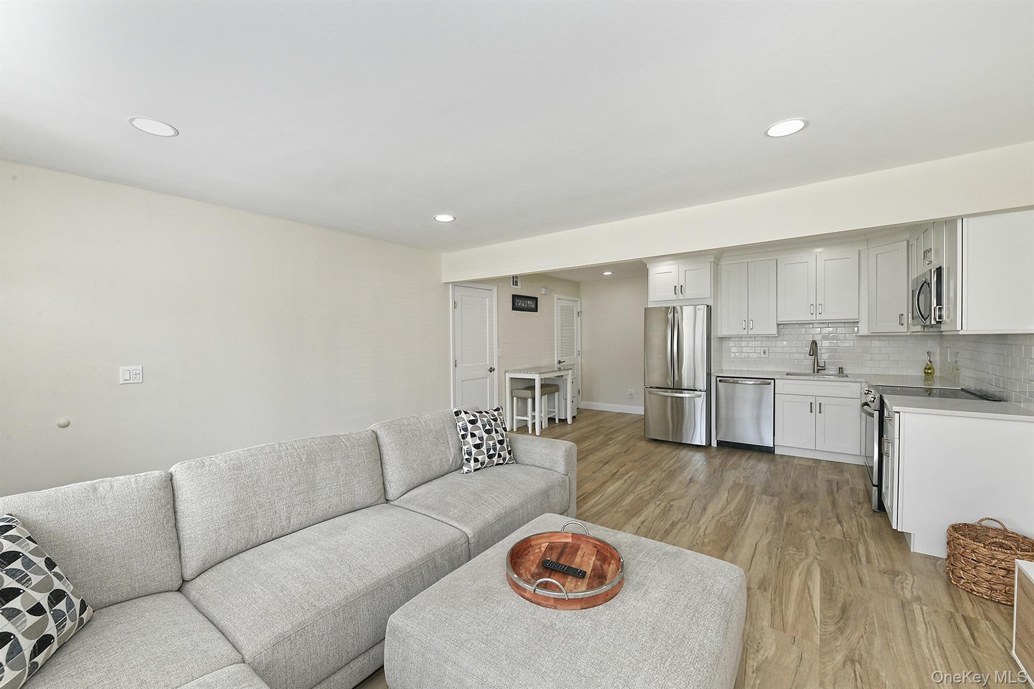 20 Laurel Avenue 3 Property Photo 14