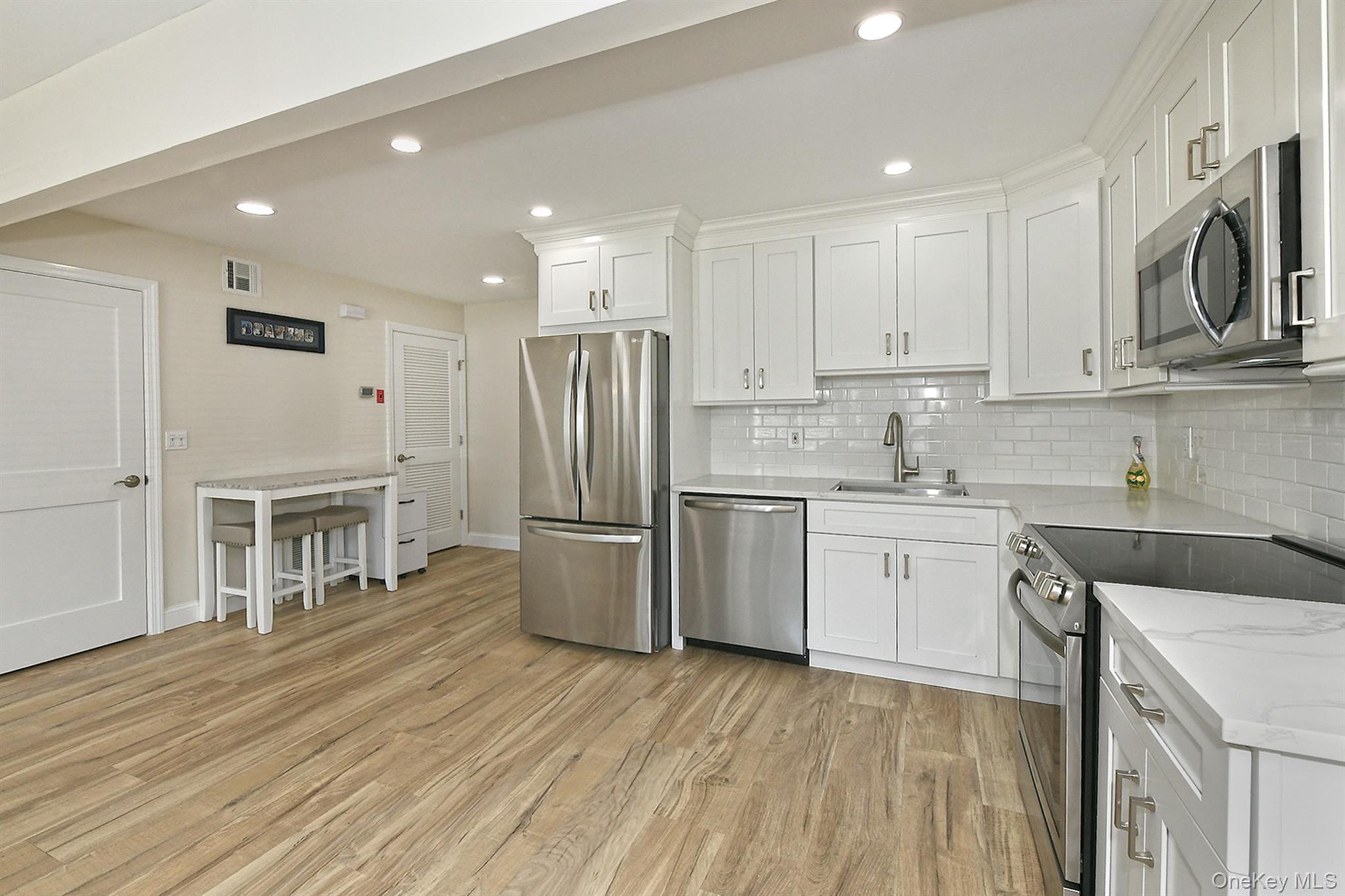 20 Laurel Avenue 3 Property Photo 15