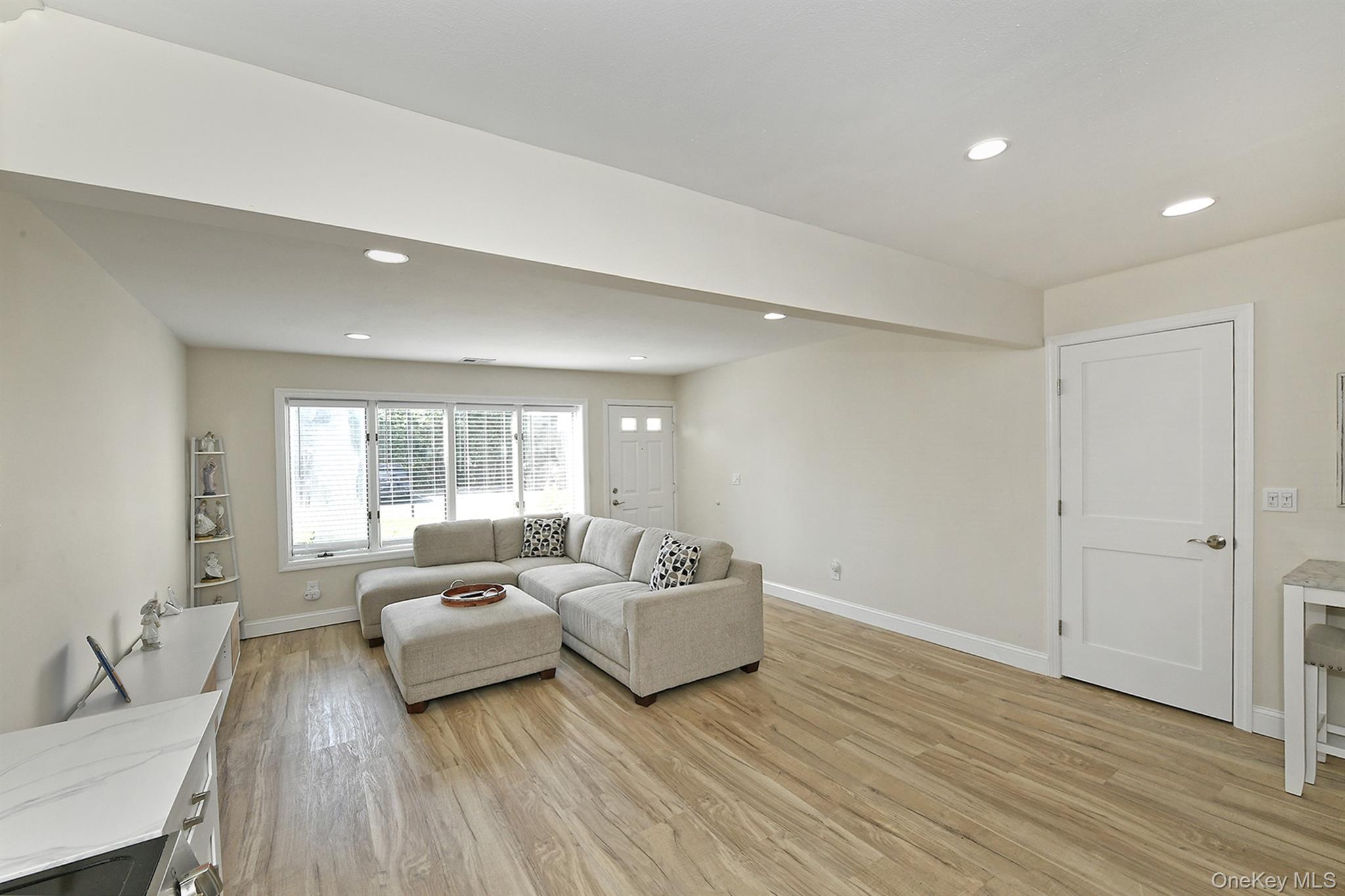 20 Laurel Avenue 3 Property Photo 16