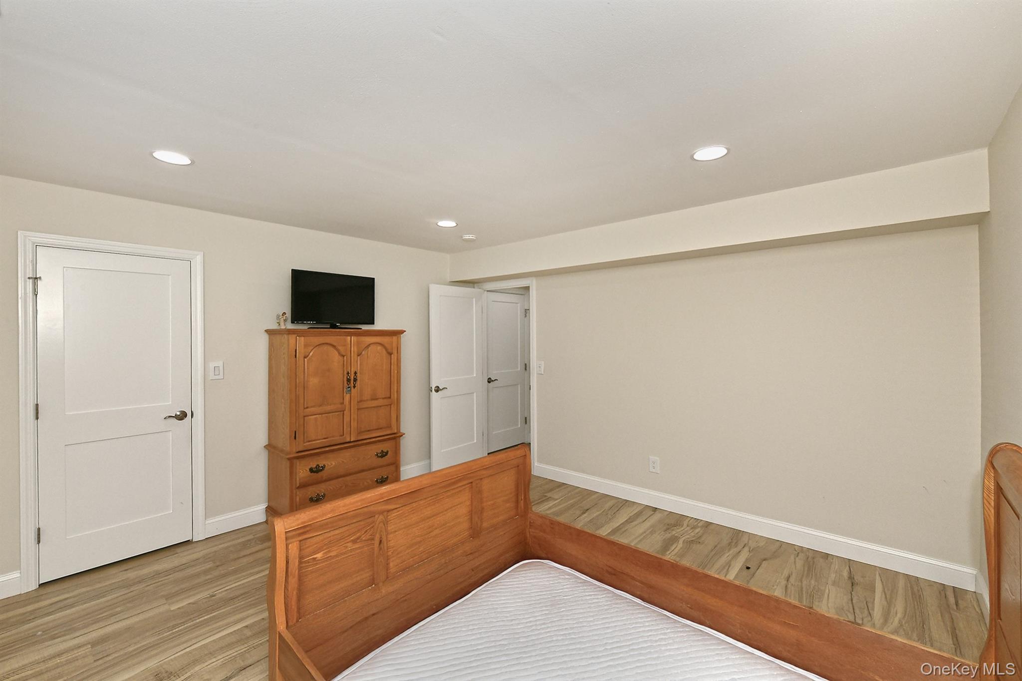 20 Laurel Avenue 3 Property Photo 19