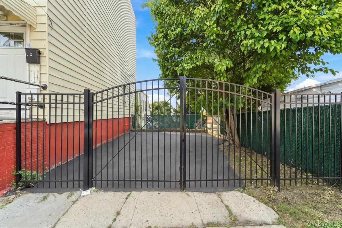 143 Oliver Avenue Property Photo 27