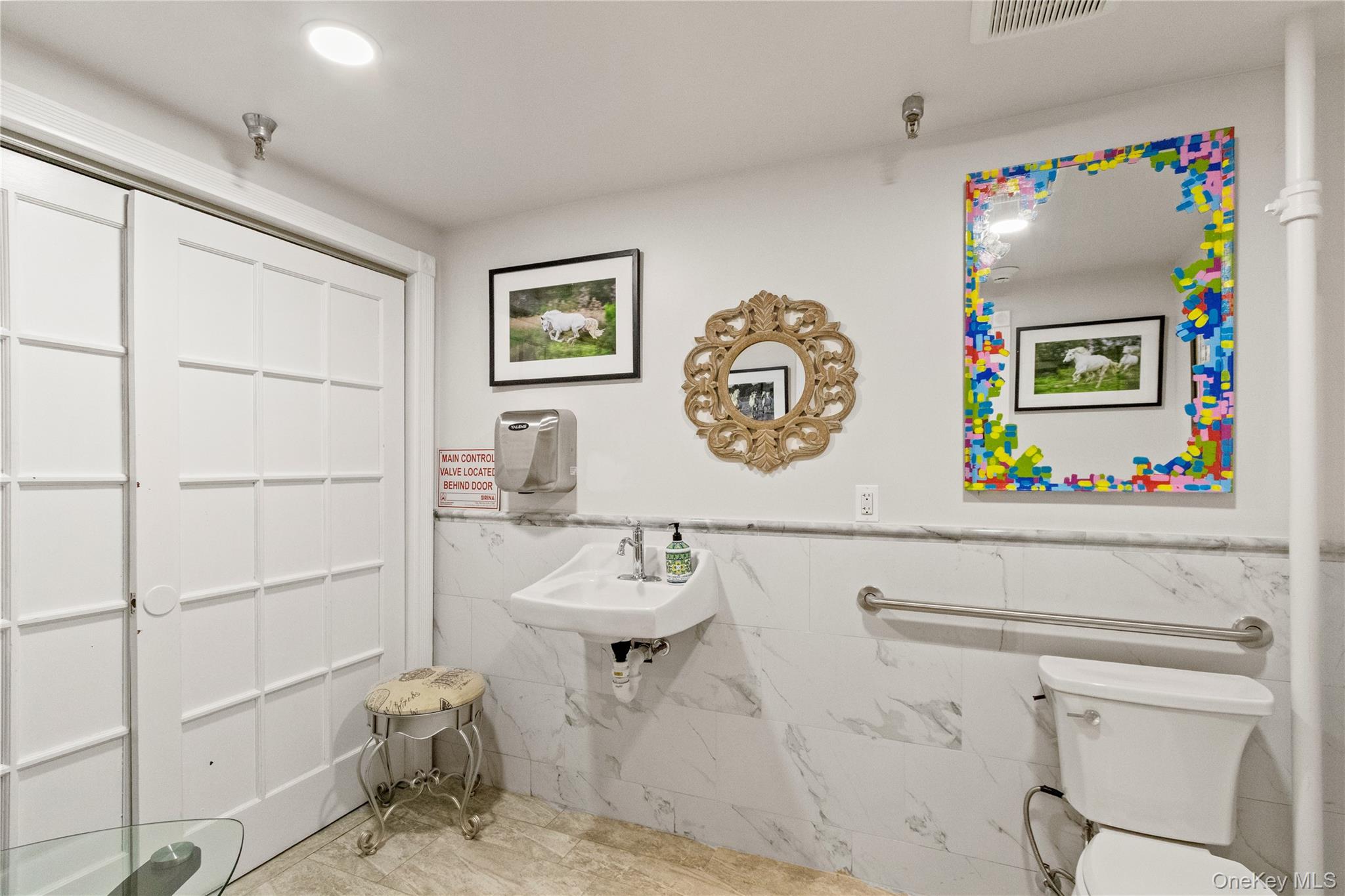 6270 Northern Boulevard Property Photo 11